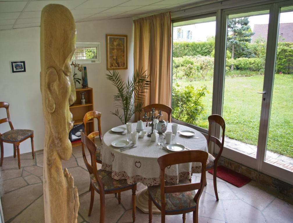 Le Grand Jardin Bed & Breakfast Beaune  Ruang foto